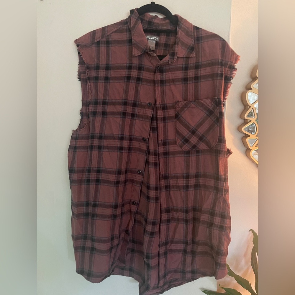 Sleeveless button down from H&M divided mens size med